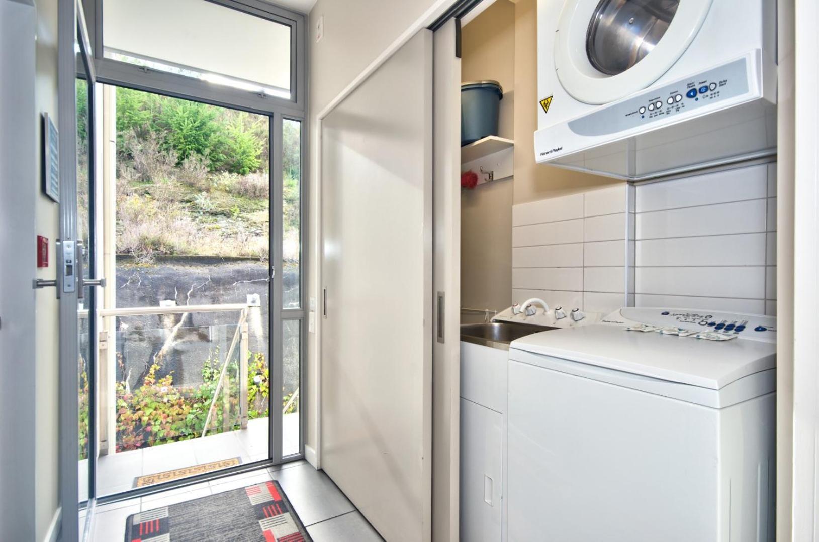 Pure Retreat Lake Views Queenstown Exterior photo
