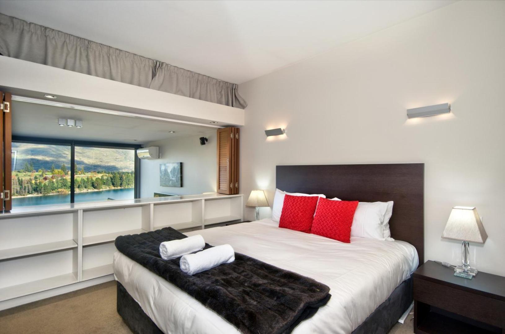 Pure Retreat Lake Views Queenstown Exterior photo